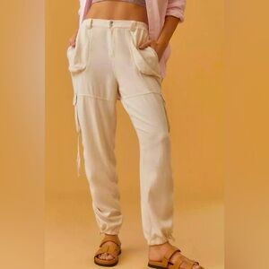 Anthropologie Relaxed Cargo Pant Ivory - LG runs big perfect vacation pant!